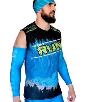 VISTA LATERAL DERECHO CAMISETA DE TRAIL RUNNING SIN MANGAS MODELO ONLYRUN COLOR AZUL ELECTRICO