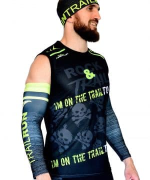 VISTA LATERAL IZQUIERDO CAMISETA DE TRAIL RUNNING SIN MANGAS MODELO ROCK&TRAIL
